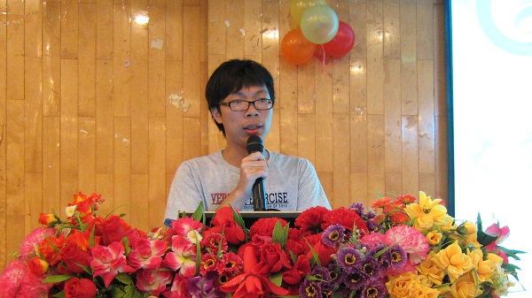 生命文化研究社团负责人曹鹏辉同学首先介绍了社团的章程,表示会按照